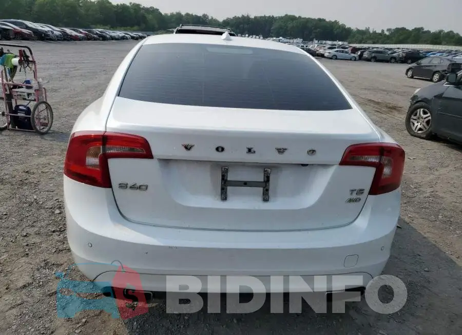 YV1612TK8F1359383 Photo# 6