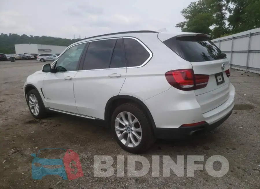 5UXKR6C52G0J82947 Photo# 2