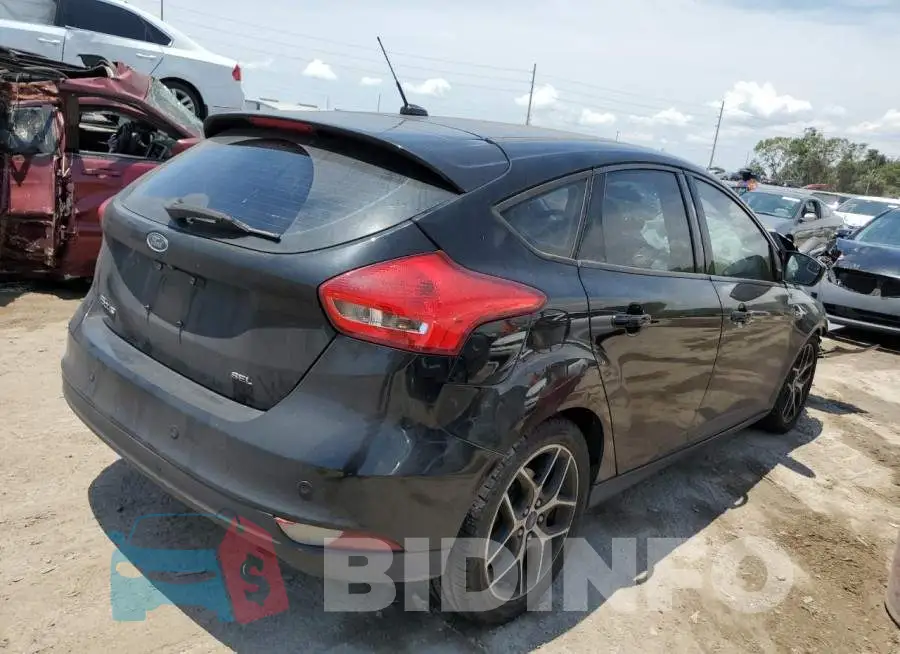 1FADP3M22HL338025 Photo# 3