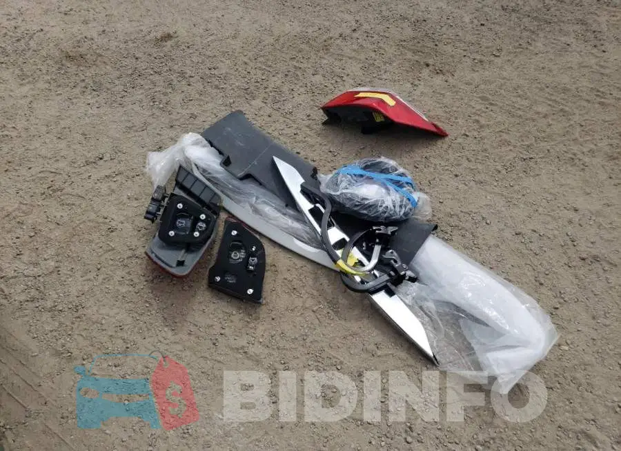 1HGCR2F50EA140876 Photo# 12