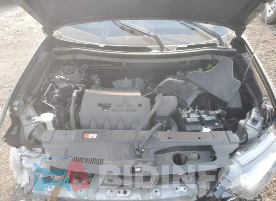 JA4AD3A36JJ006037 Photo# 12