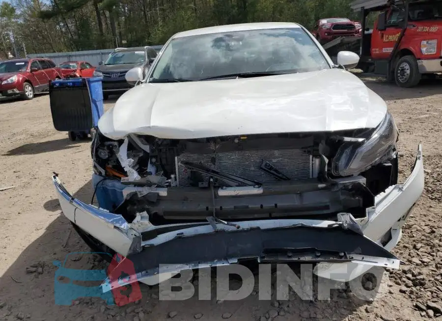 1N4BL4BV2PN325879 Photo# 5