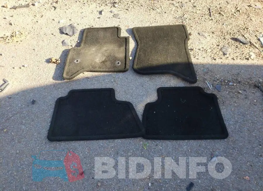 1GNSCBKC7GR384035 Photo# 13