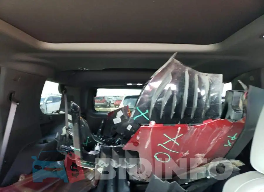 1GNSCNKD7NR109661 Photo# 10