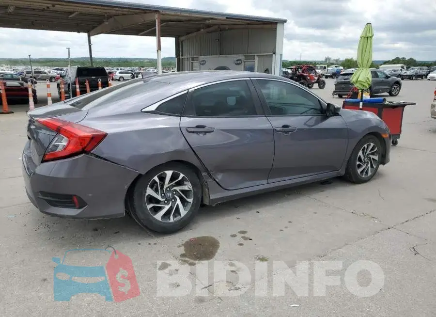 19XFC2F83HE076146 Photo# 3