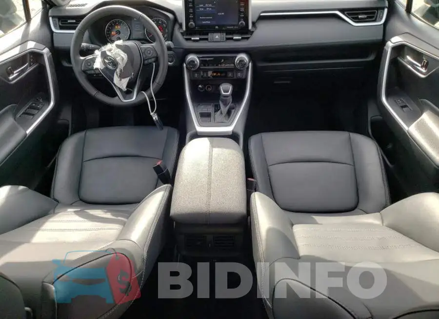 2T3C1RFV4MC170690 Photo# 8