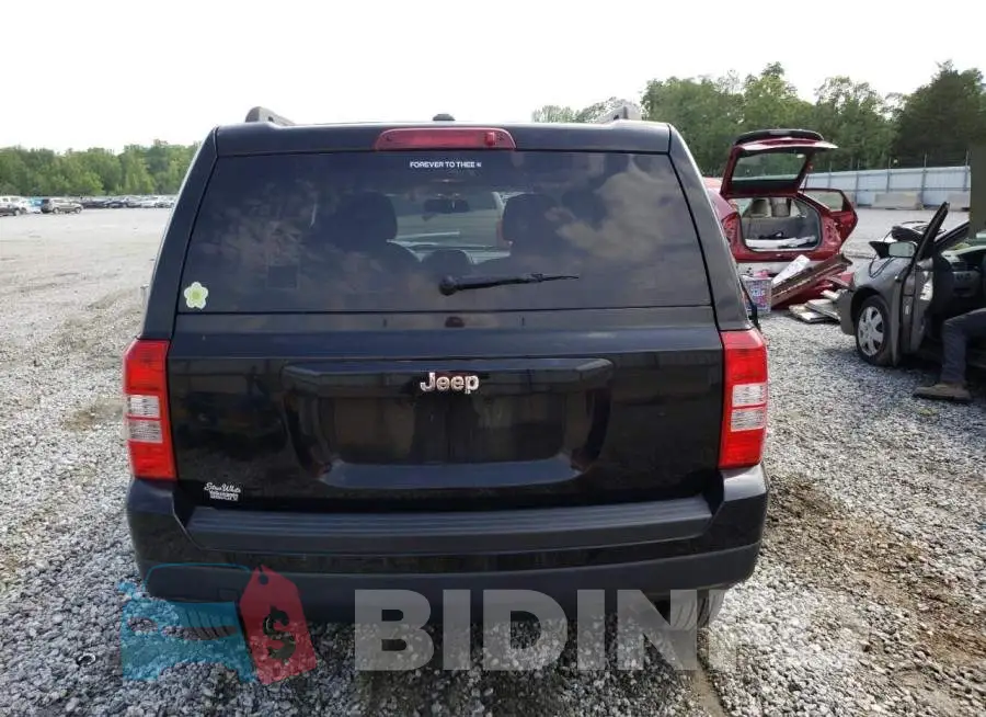 1C4NJPBB7HD204079 Photo# 6