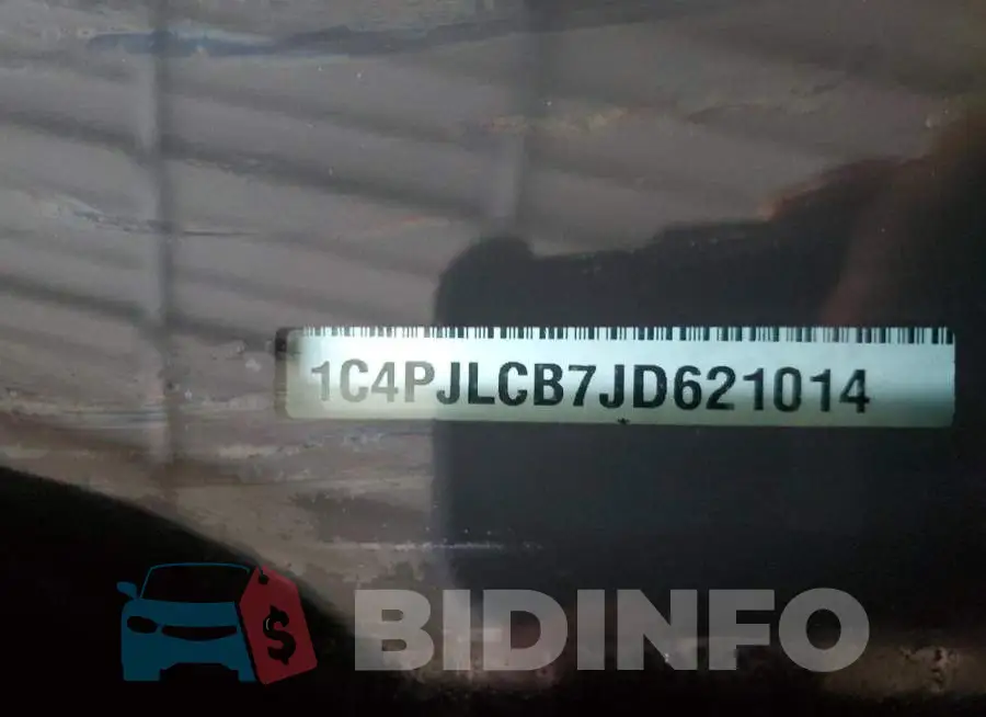 1C4PJLCB7JD621014 Photo# 14