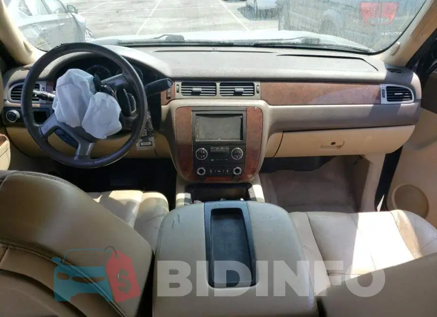 1GNSCBE04ER127140 Photo# 8