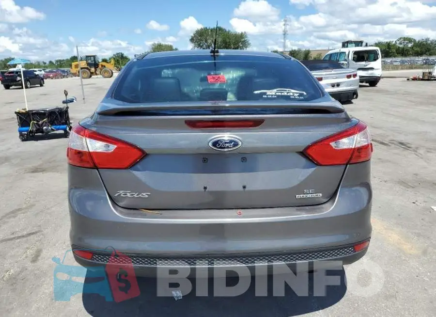 1FADP3F23EL272948 Photo# 6