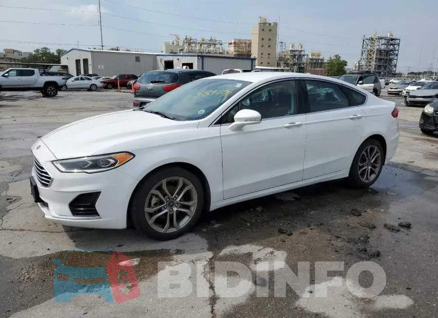3FA6P0CDXKR109157 Photo# 1
