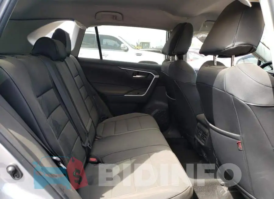 2T3P1RFV8MC252603 Photo# 10