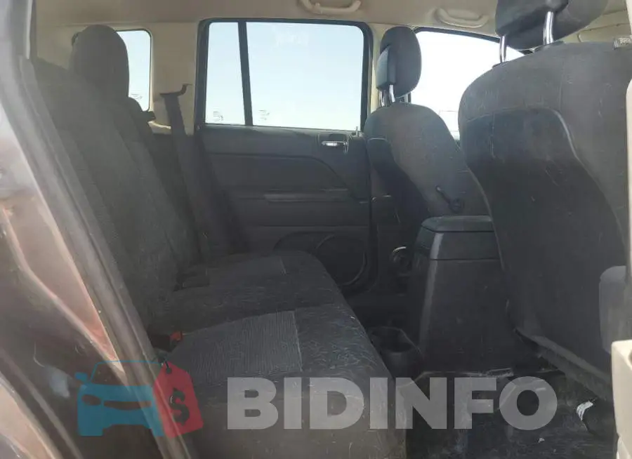 1C4NJCBA2FD148968 Photo# 10