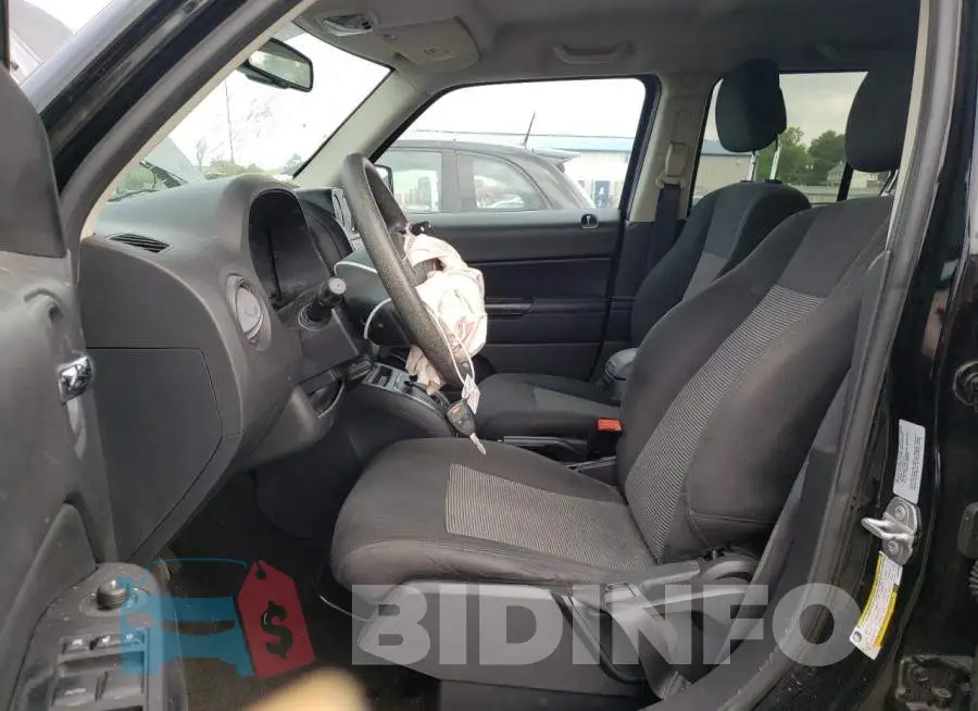 1C4NJPBB3GD648963 Photo# 7