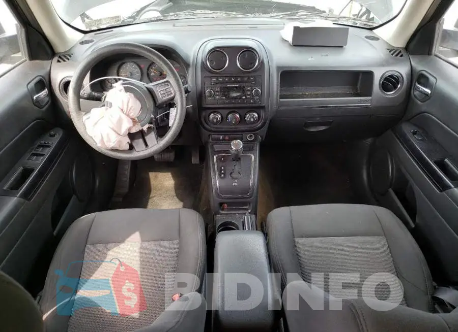 1C4NJPBB3GD648963 Photo# 8