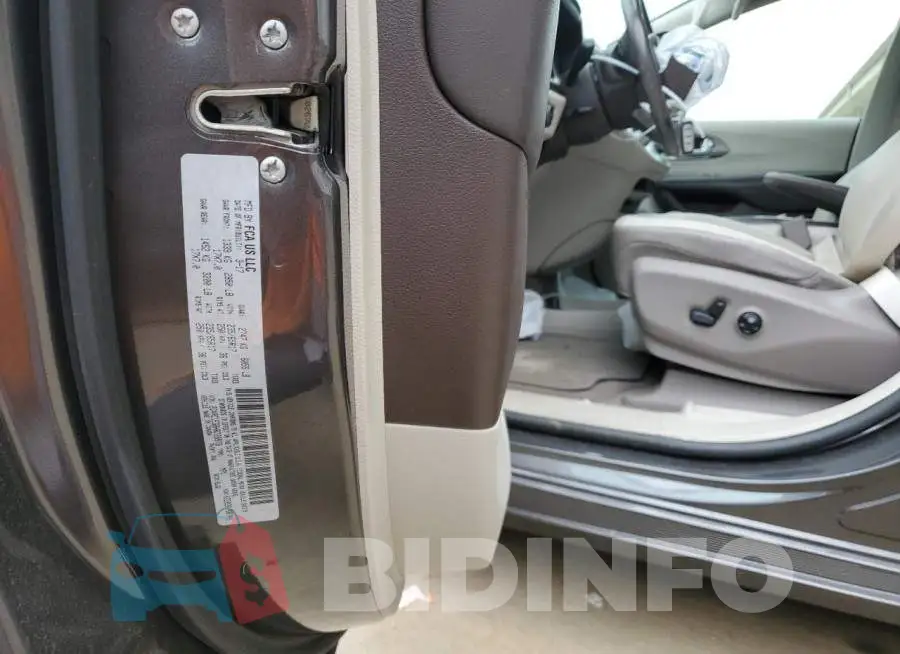 2C4RC1EG8HR720979 Photo# 13