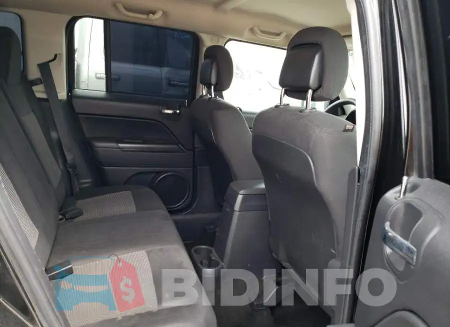 1C4NJPBAXED848338 Photo# 11