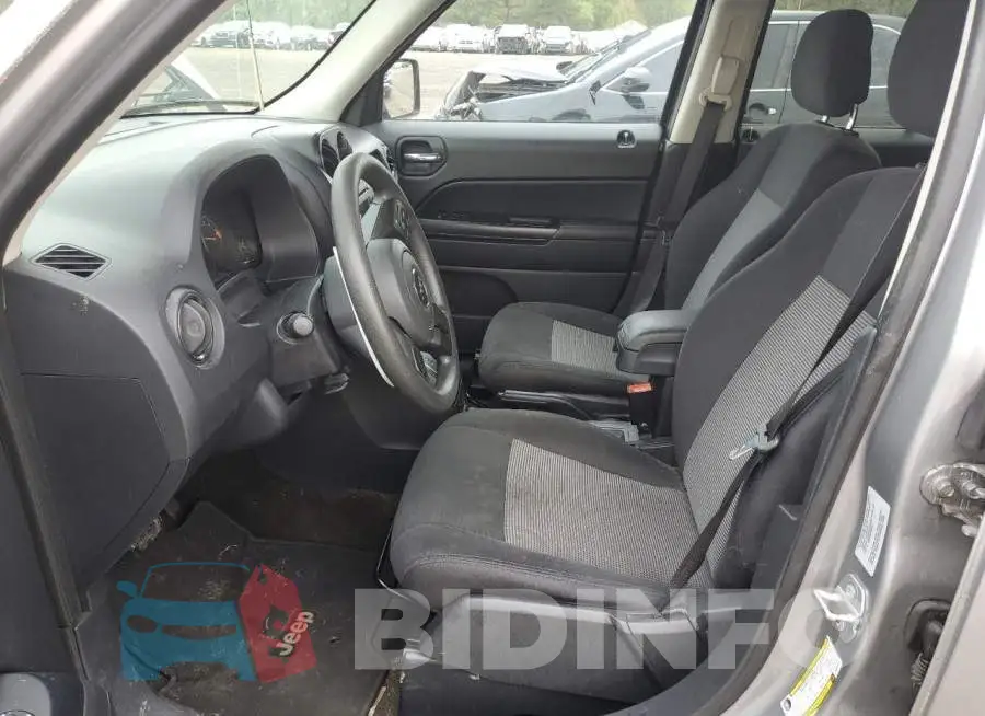1C4NJPBB7FD386945 Photo# 7