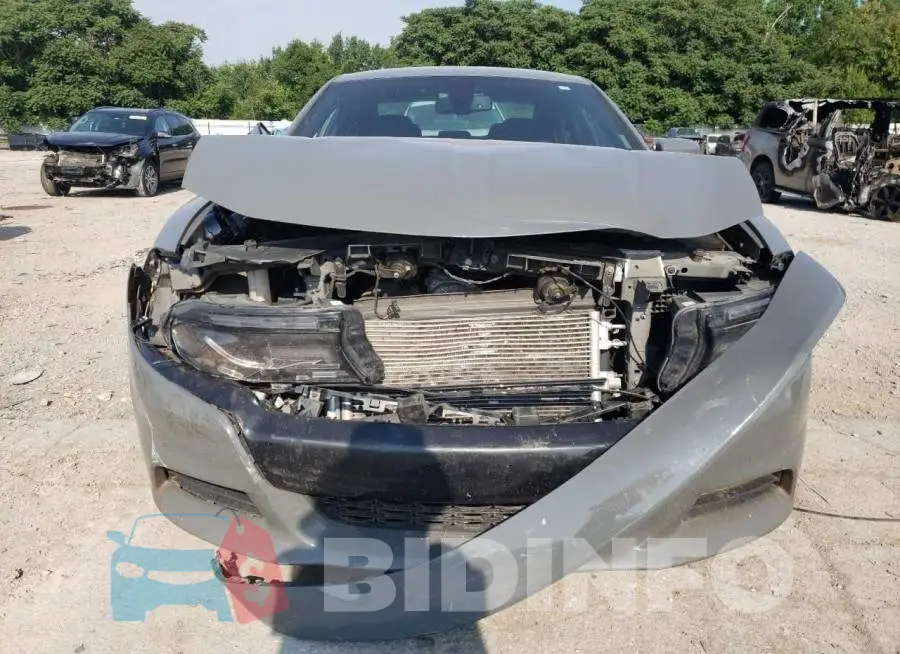 2C3CDXCT1HH562985 Photo# 5