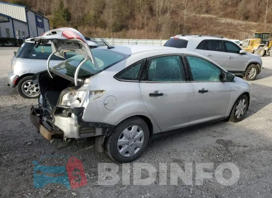 1FADP3E20GL366077 Photo# 3