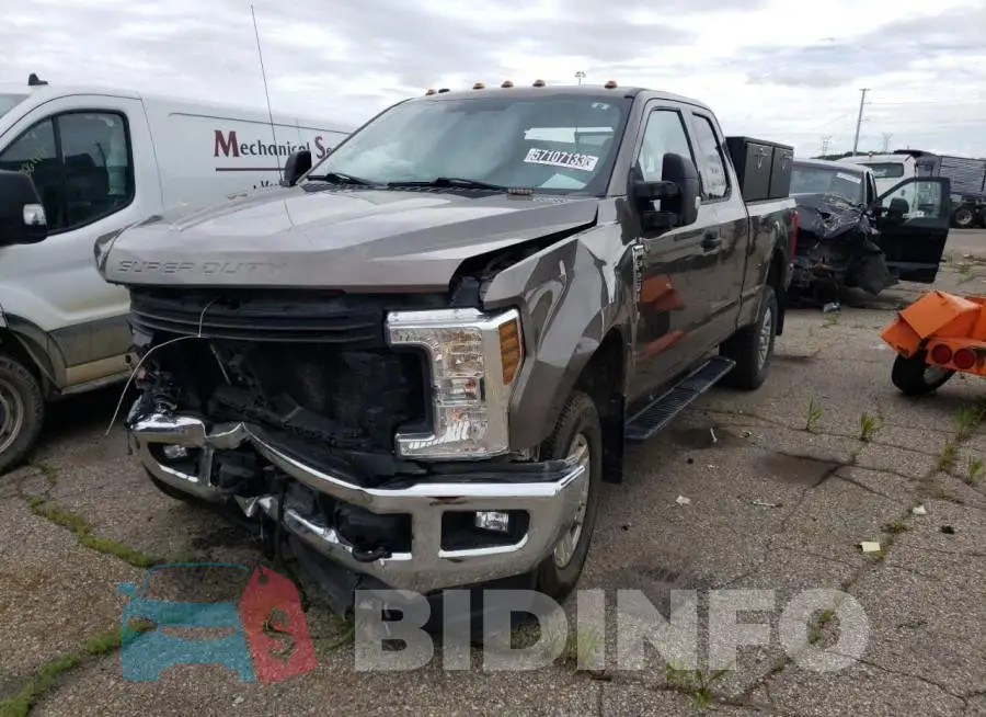 1FT7X2B60KEE52298 Photo# 1