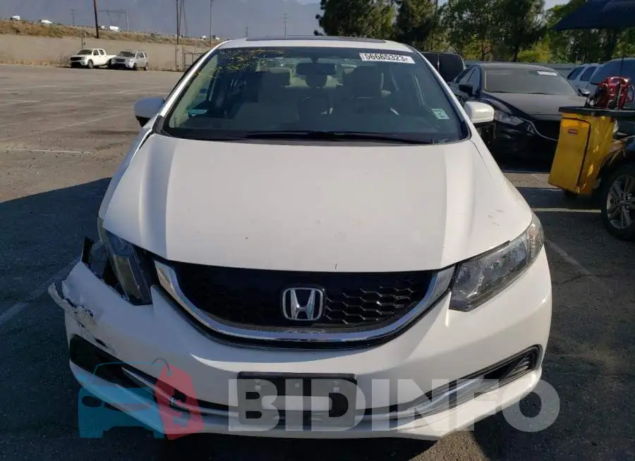 19XFB2F82EE230831 Photo# 5