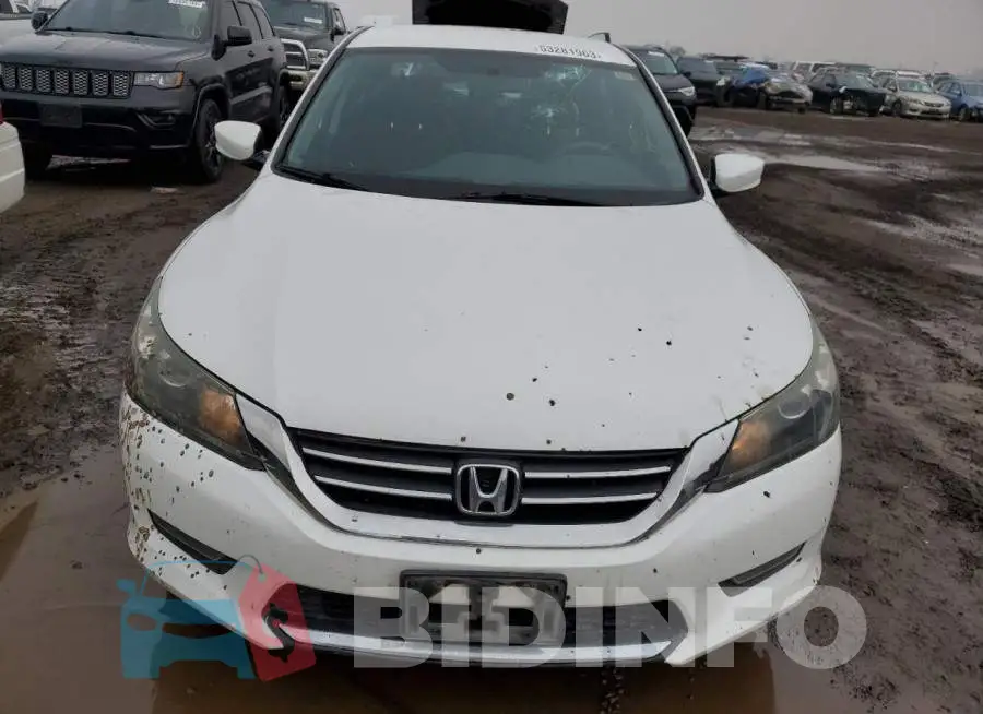 1HGCR2F54FA275375 Photo# 5