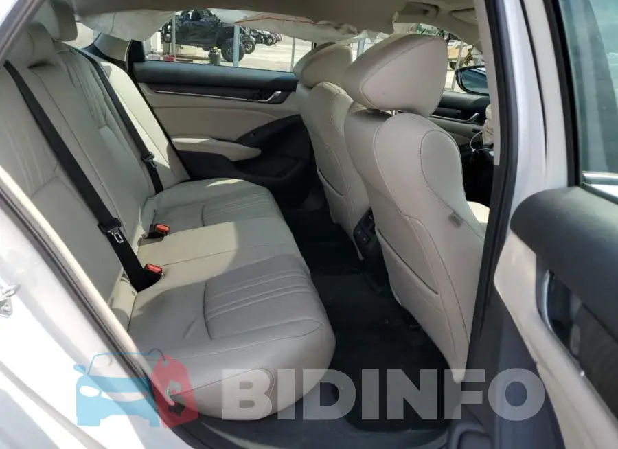 1HGCV3F52MA020982 Photo# 10
