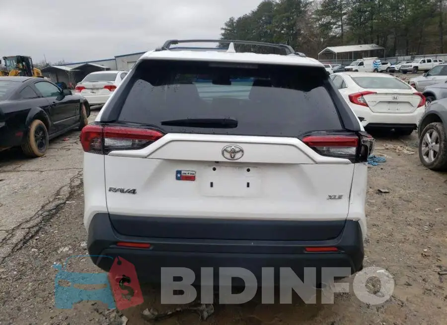 2T3C1RFV8KW043209 Photo# 6