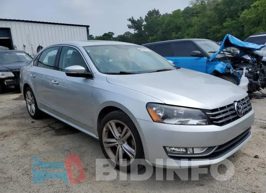 1VWCS7A38FC017674 Photo# 4