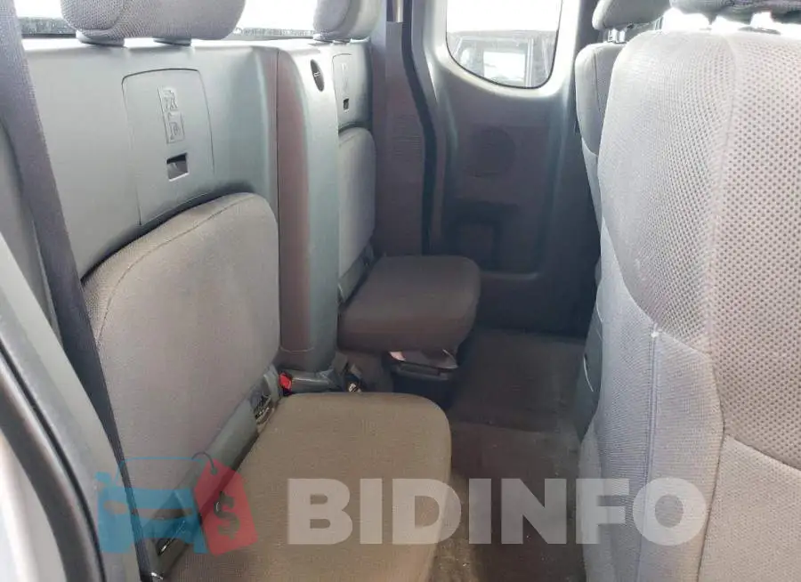 1N6BD0CT2GN762050 Photo# 10