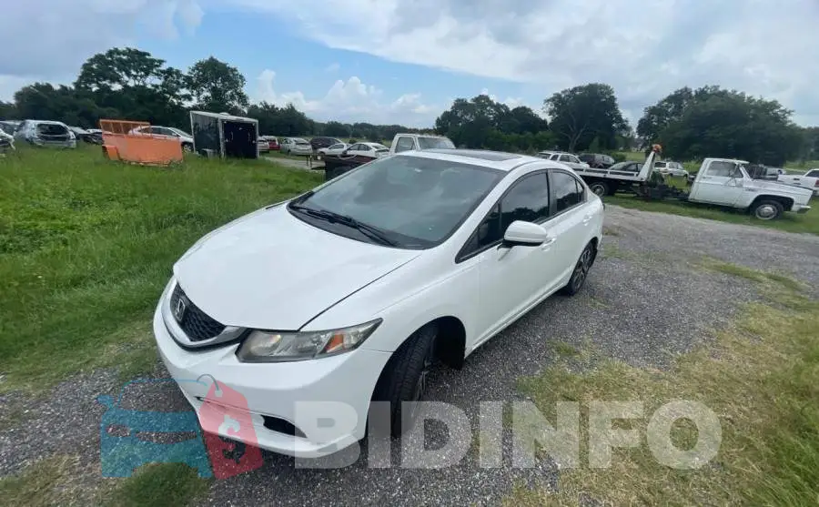 19XFB2F82EE081689 Photo# 2