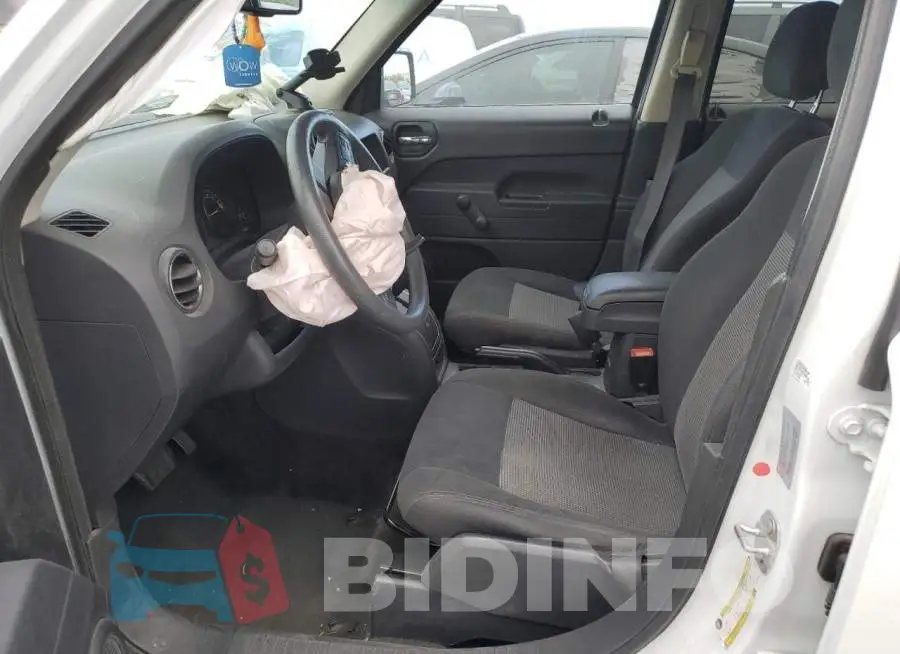 1C4NJPBAXHD212099 Photo# 7