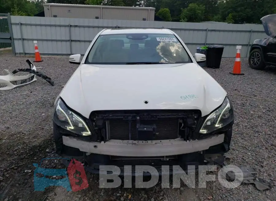 WDDHF5KB6FB132325 Photo# 5