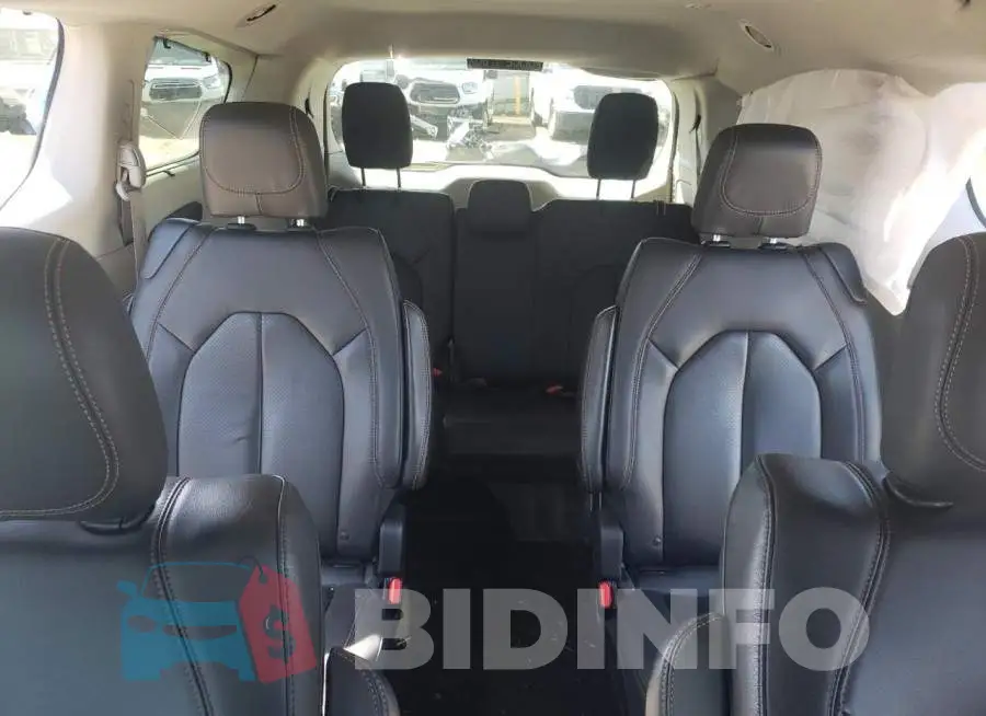 2C4RC1BGXKR681422 Photo# 10