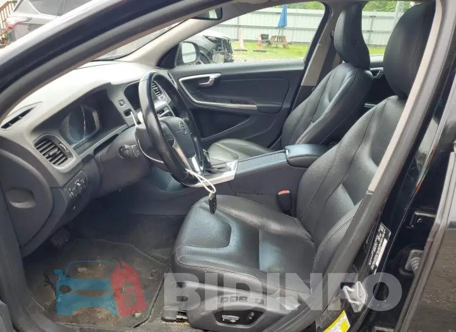 YV1612TB4F2315133 Photo# 7