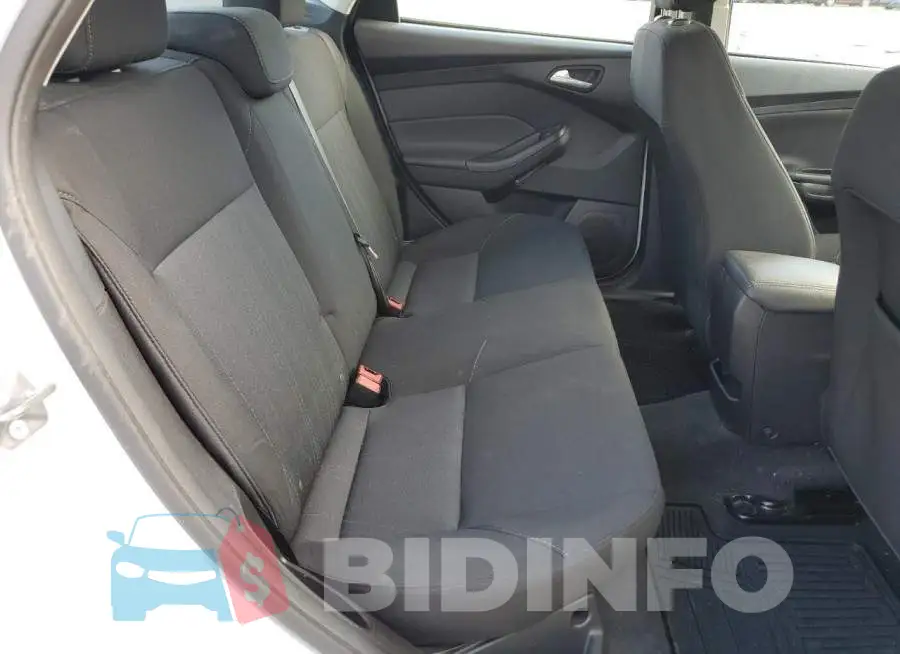 1FADP3F25JL271598 Photo# 10