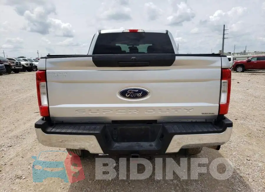 1FT7W2B67JEC61026 Photo# 6