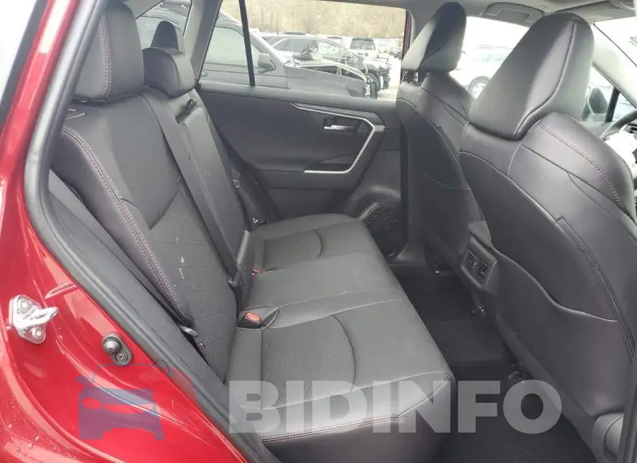 2T3S1RFV8PW352066 Photo# 11
