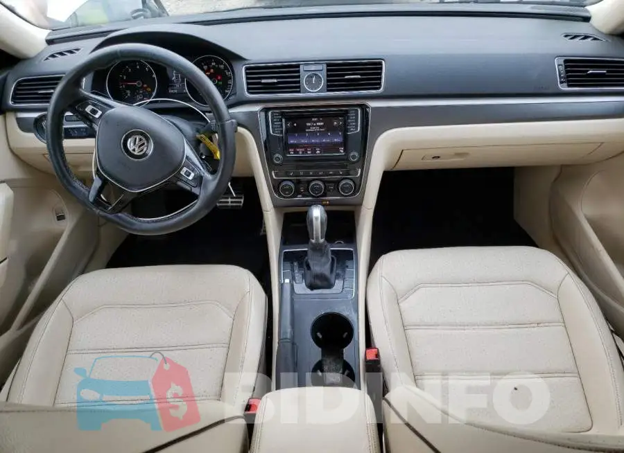 1VWDT7A38HC045821 Photo# 8