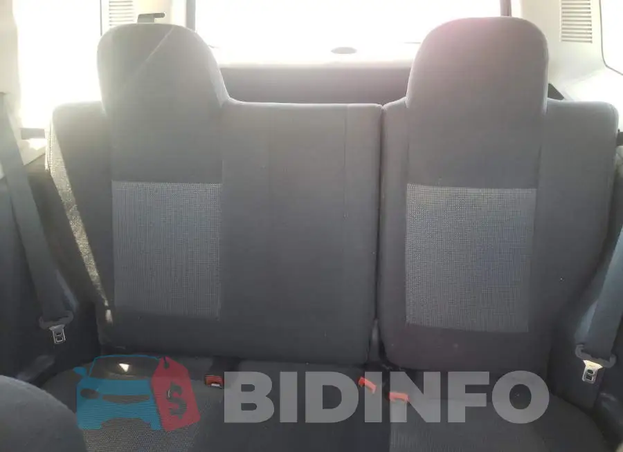 1C4NJRBB6FD268915 Photo# 10