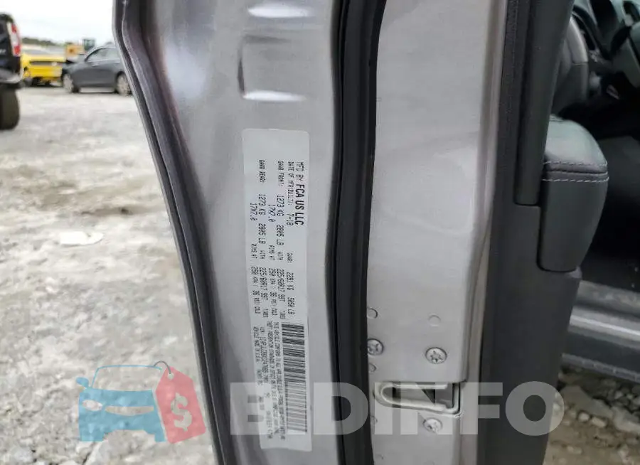1C4PJLCB6KD247089 Photo# 13