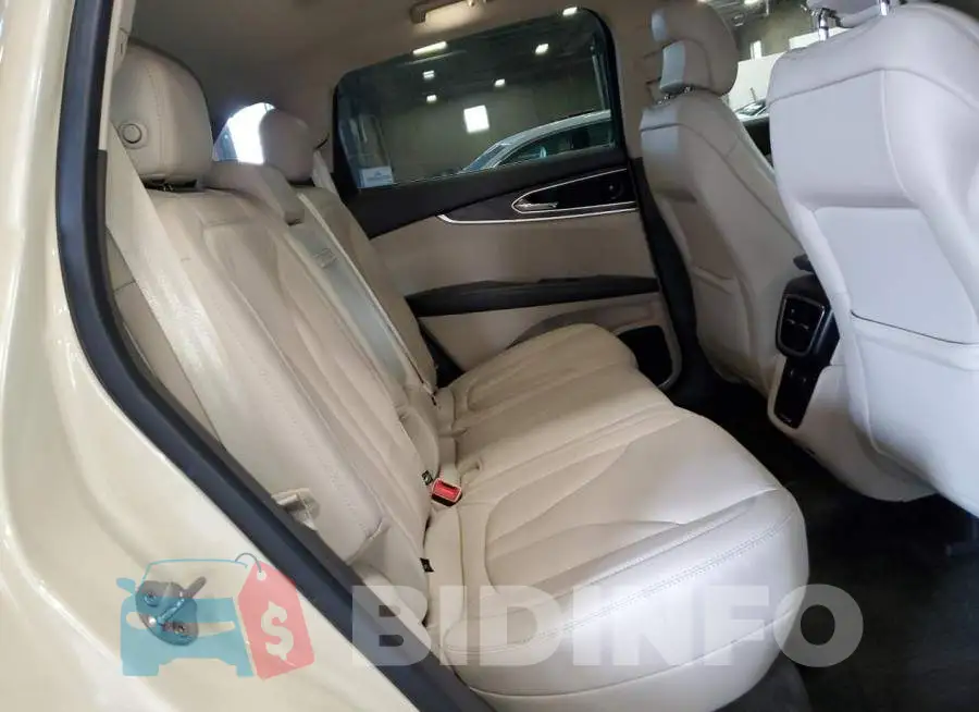 2LMPJ8LR9JBL18705 Photo# 10