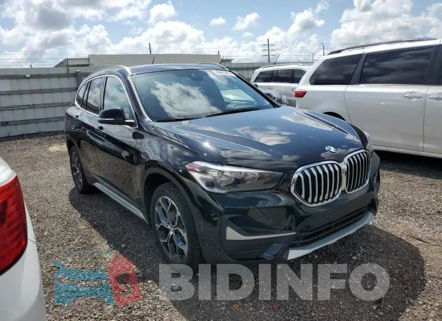 WBXJG7C06M5T74404 Photo# 4