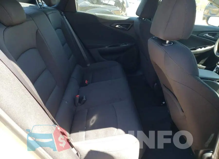 1G1ZB5ST1NF188434 Photo# 10