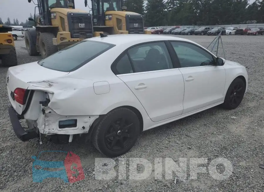 3VWD17AJ3EM370245 Photo# 3