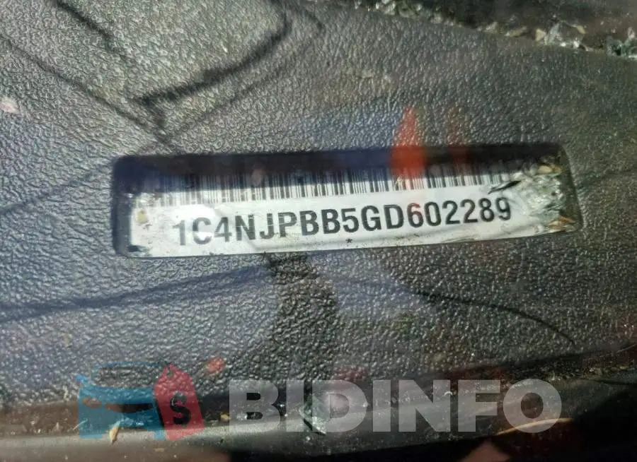 1C4NJPBB5GD602289 Photo# 12