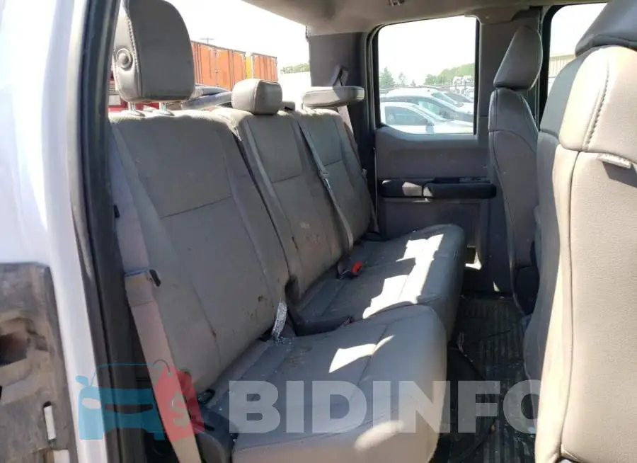 1FT7X2A64JEB98174 Photo# 10
