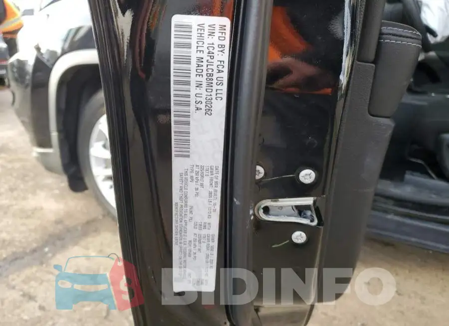 1C4PJLCB8MD130262 Photo# 12