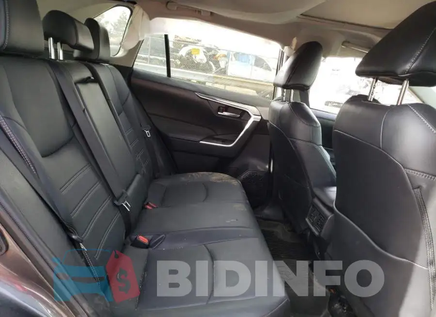 2T3C1RFV9MC143968 Photo# 11